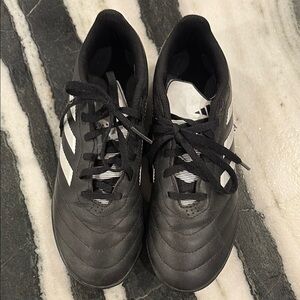 BRAND NEW NEVER WORN ADIDAS TURF SOCCER SNEAKERS - KIDS SIZE 5